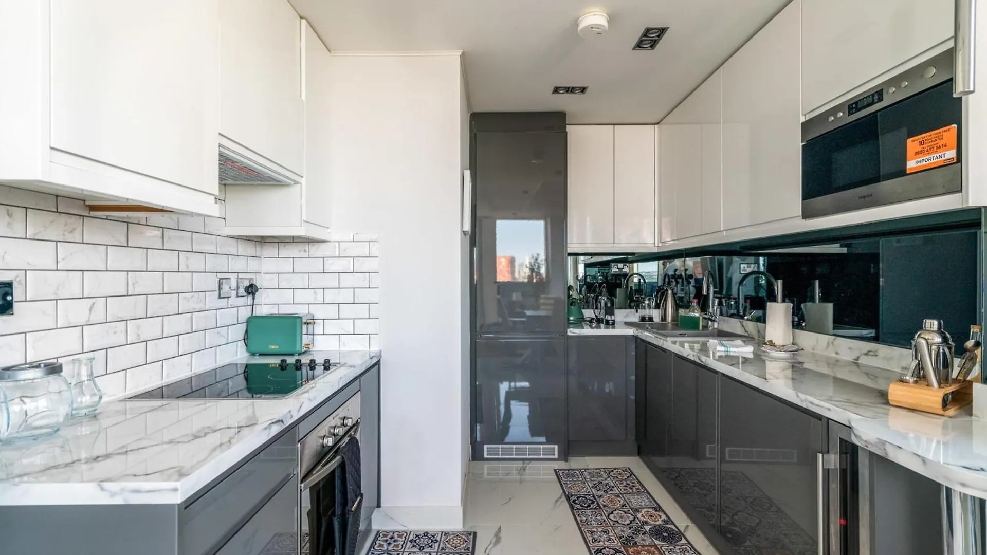 Canary Wharf Retreat With Free Secure Parking London