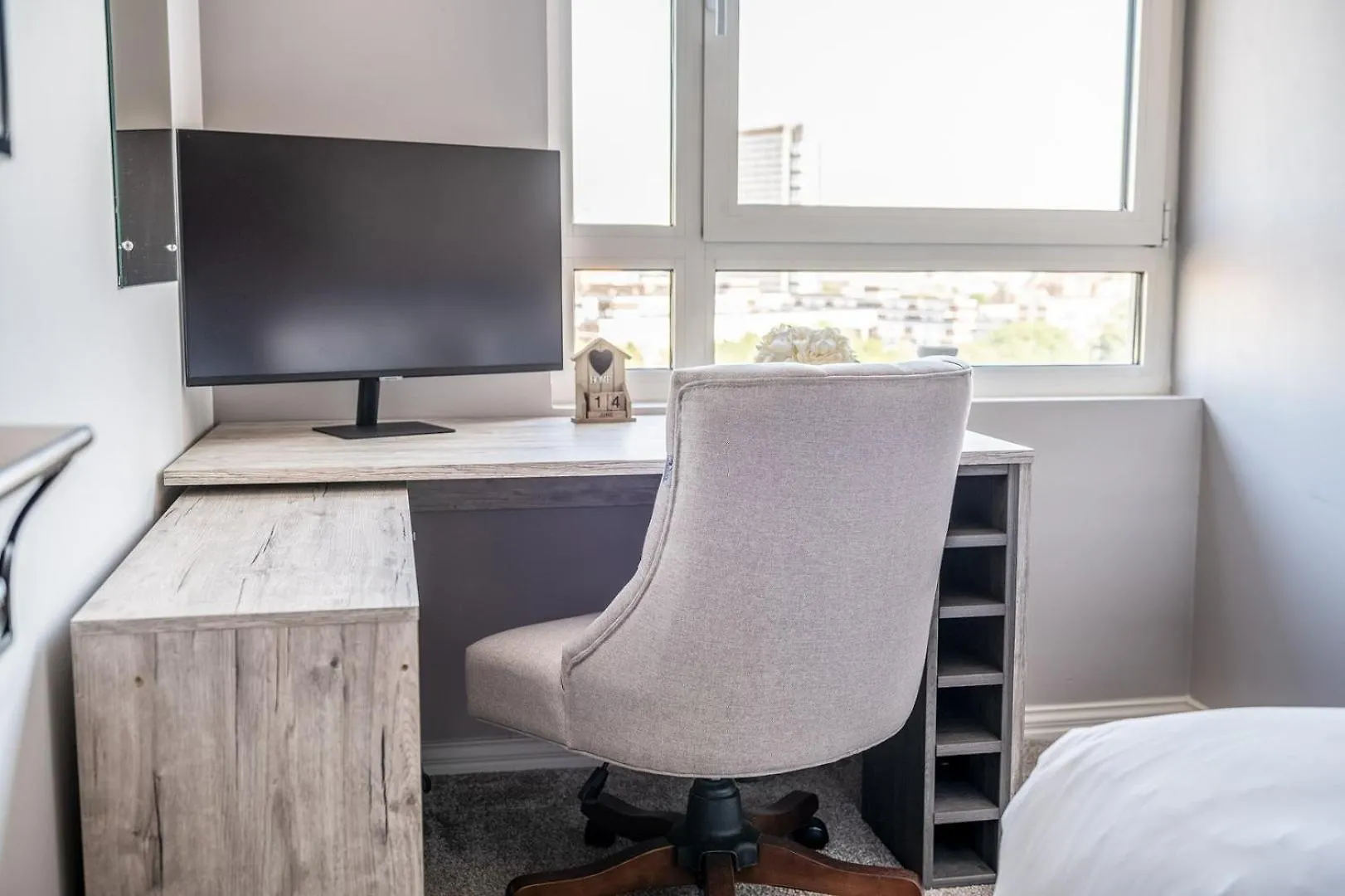 Canary Wharf Retreat With Free Secure Parking London 0*,