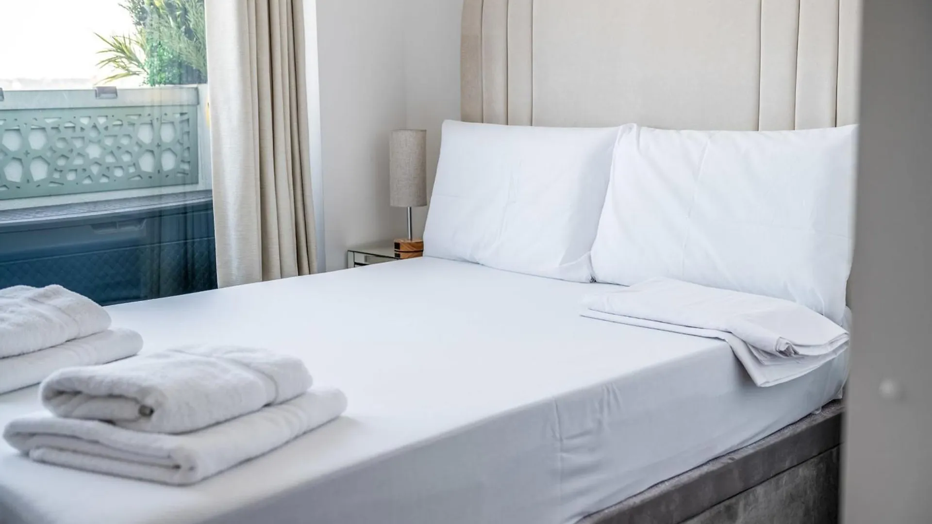 Canary Wharf Retreat With Free Secure Parking London 0*,