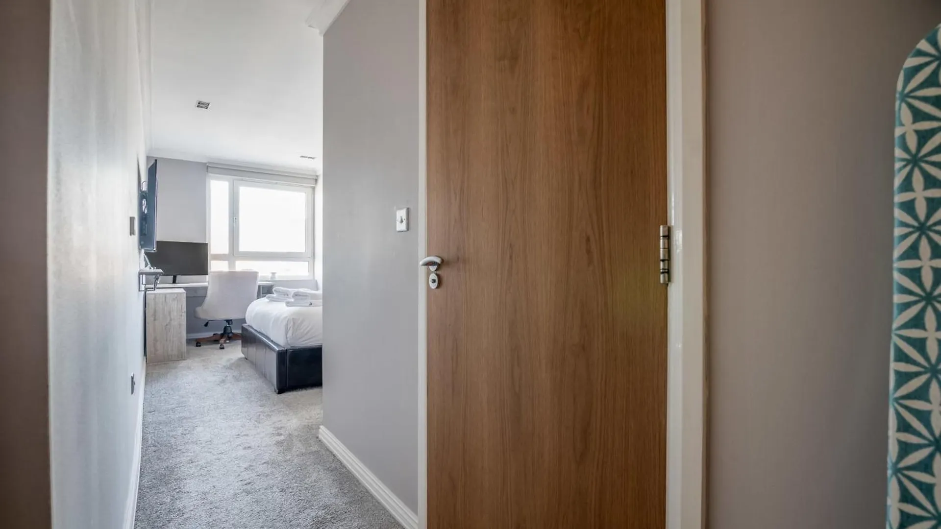 Canary Wharf Retreat With Free Secure Parking London Apartment